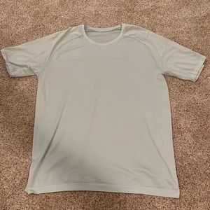 Men’s Lululemon metal vent tech workout shirt XL